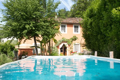 Pretty villa with pool