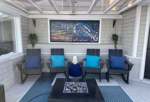 We jokingly call this Position A. Even if the weather is bad you're under cover.