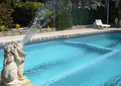 PRIVATE POOL ONLY FOR 3 HOUSES