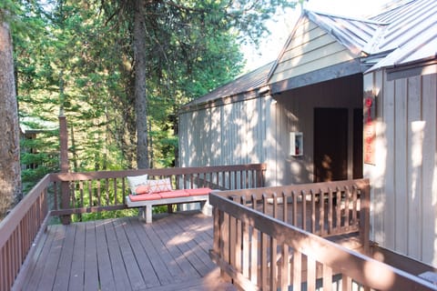 Entrance to Bighorn Pod