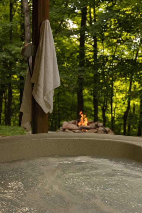 hot tub cabins