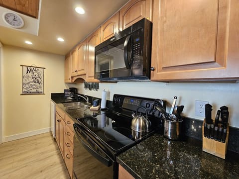 Main Level - Kitchen