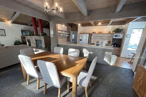 2nd/Main Level- Dining Area