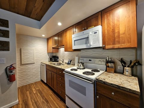 Main Level - Kitchen