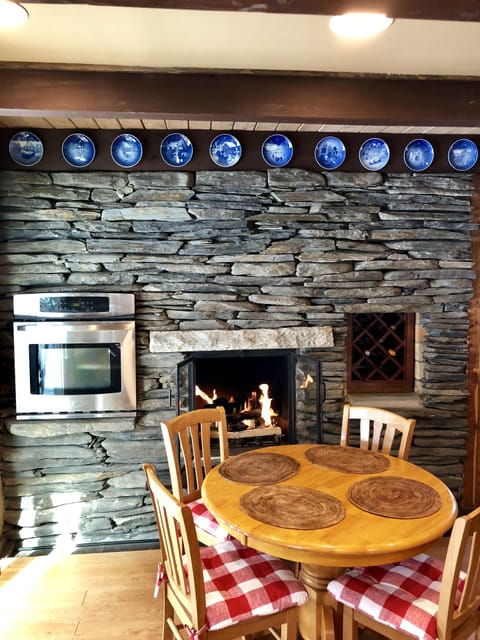 Kitchen with gas fireplace 