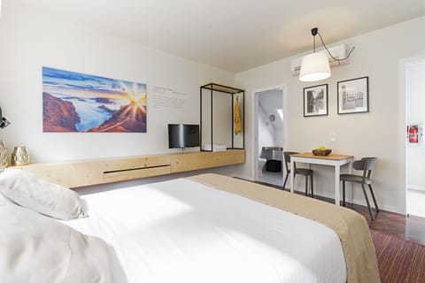 Bedroom with double bed