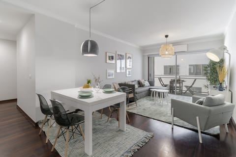 Livingroom and dining area