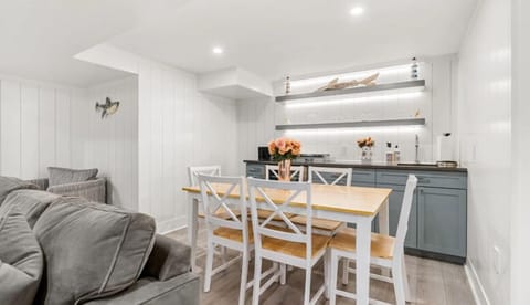 Basement wet bar and dining room