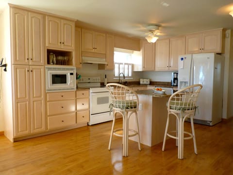 Newly renovated and fully stocked kitchen