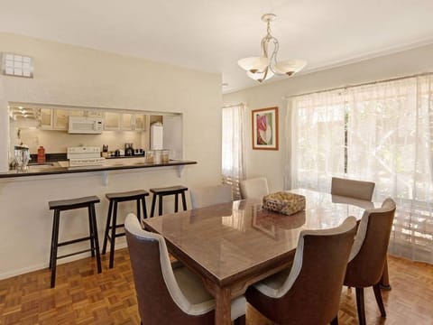 Kitchen and dining area.