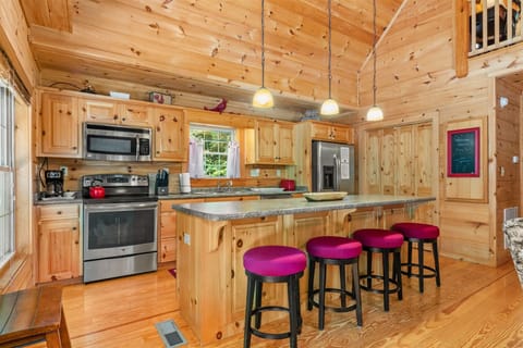 Eat in Kitchen at breakfast bar