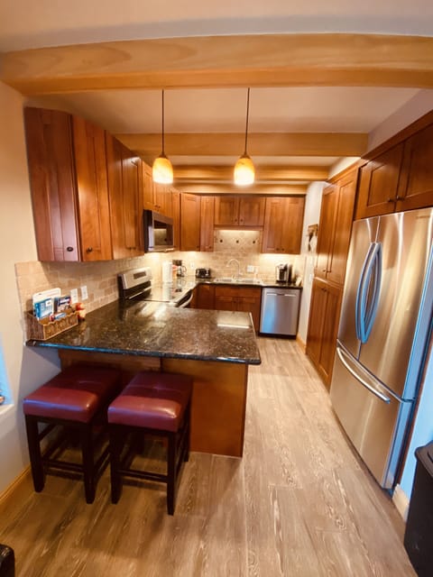 Kitchen with counter seating