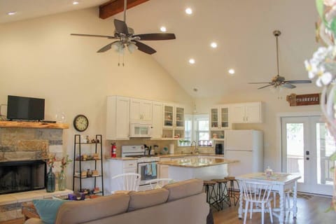 0831dd44-1890-4446-9db6-7619ac81f8d5