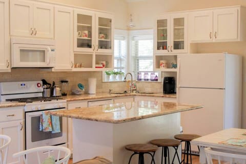 cb22c227-7684-42fe-a9fe-632ccb590ddc