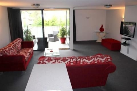 Living / Lounge