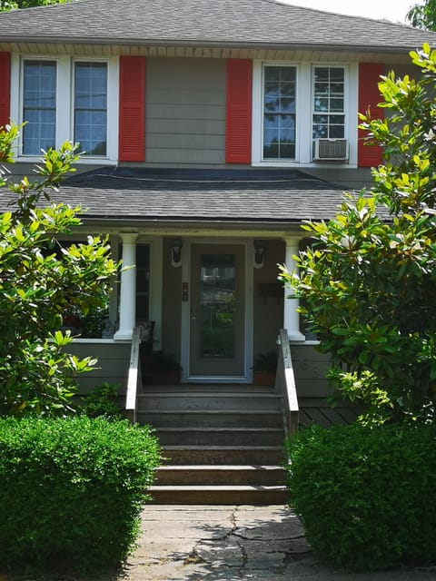 Your own private Oasis in Niagara Falls.