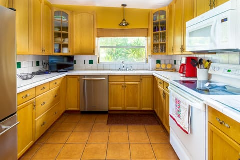 Well equipped kitchen.