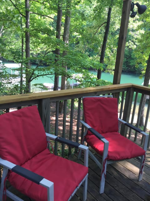 More seating for lake viewing