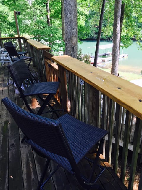 Balcony height seating for lake viewing