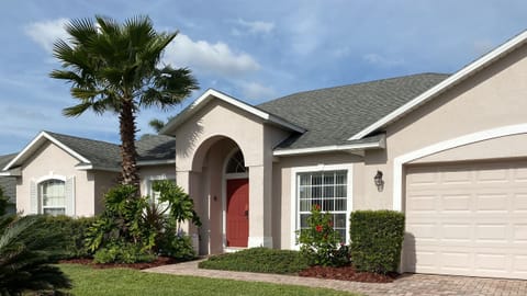 Stunning, spacious villa located in the prestigious Tuscan Ridge community