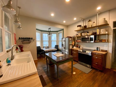 Fully stocked country kitchen 