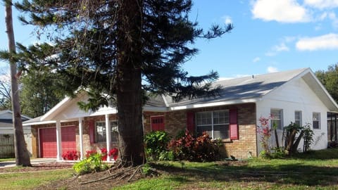 Lovely brick home in quiet Pine Lakes neighborhood