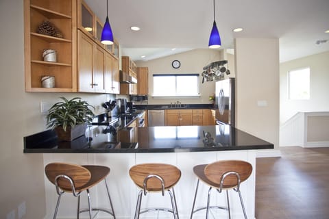 Breakfast bar in the kitchen area.