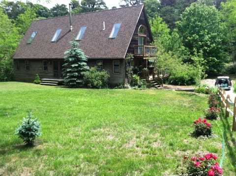 Large front yard great for bocce, frisbee.