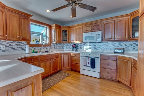 Fully stocked kitchen