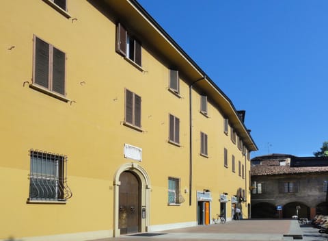 A view of the building from Piazza Aldrovandi