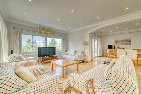 salon west vıew