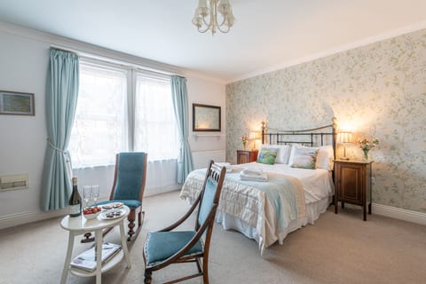 Bed 1 (master) with king bed - bright and spacious