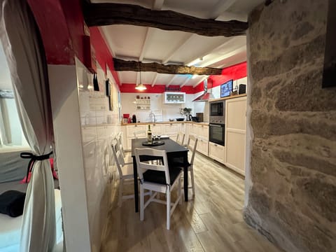 Kitchen for 11 persons