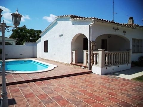 House with terrace and pool