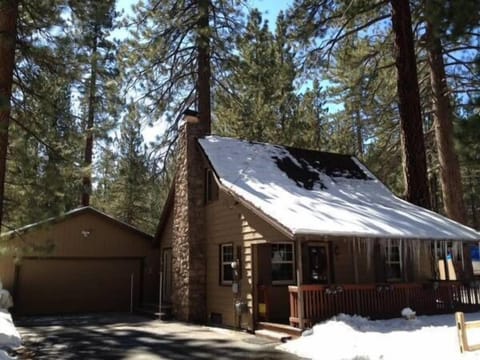 Let it Snow!
Snow-plow service for driveway