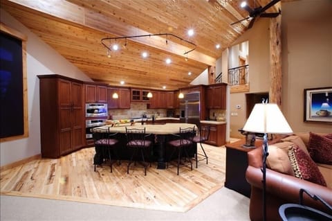 You won't want to leave!  Hickory floors, wool carpet and cozy furnishings.