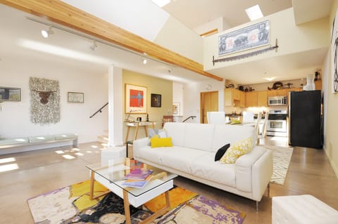 Contemporary Loft in Santa Fe
Spacious & comfortable