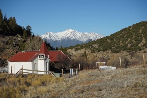 Cabin, Mountains, Views, Wildlife! This is Colorado