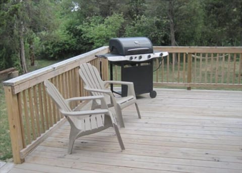 Gas grill available on the deck