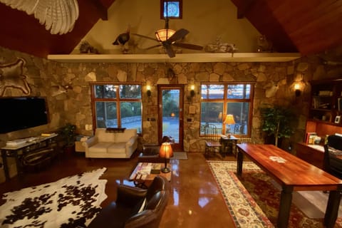 Main living area. Private space for relaxation and fantastic nature views!