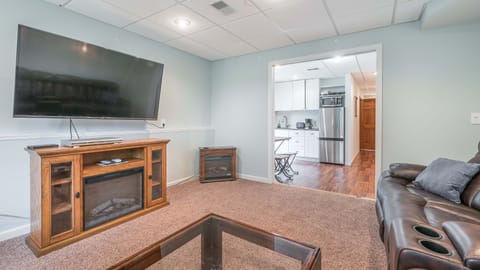 Media Room
Lower Level