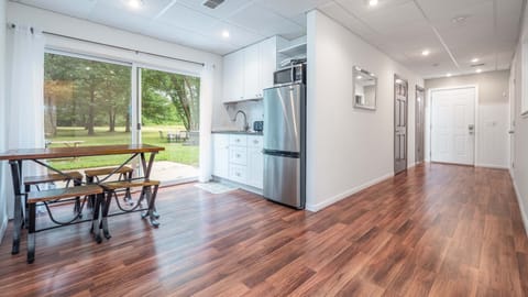 Kitchenette
Lower Level