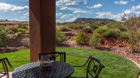 Beautiful And Private Back Yard With Stunning Views