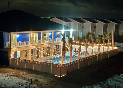 33' pool and backyard oasis, 2 outdoor tvs, outdoor dining for 16