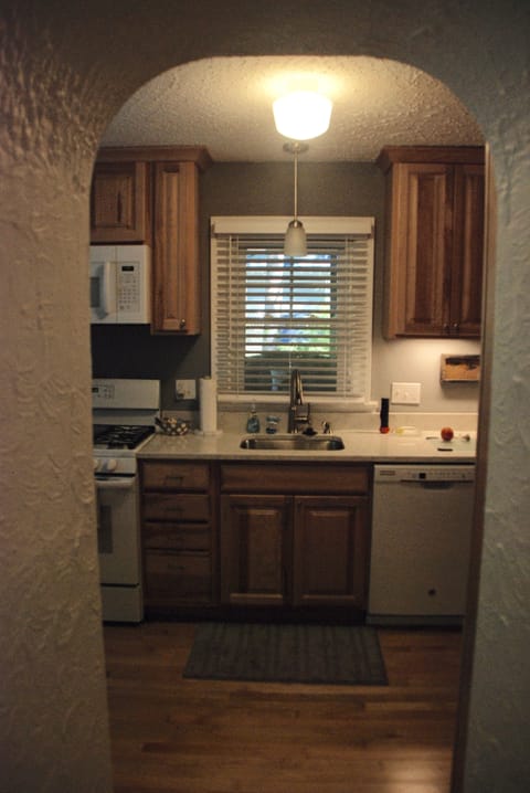 New kitchen, fully stocked for a cook & condiments included