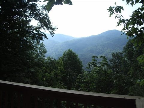 30ft back Deck Overlooking Surrounding Mts. and Valley. Great for Grilling out!!