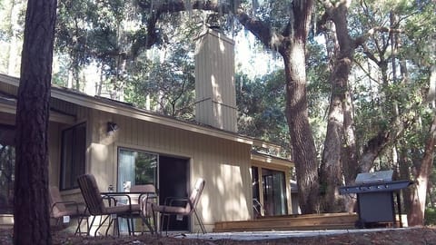 Chill out and Grill out. Great back yard and patio with new grill.