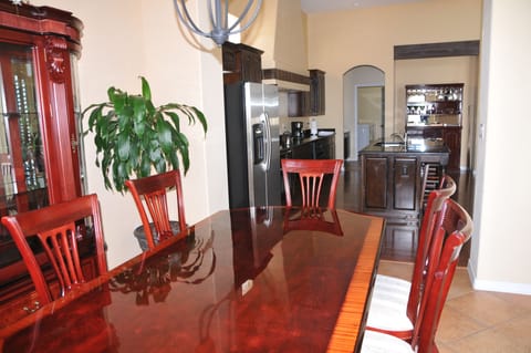 eating with your family can make the most unforgettable moments.