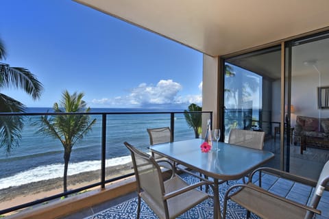 Oceanfront condo with Lanai seating