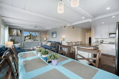 Dining table for 6, kitchen island seats 3